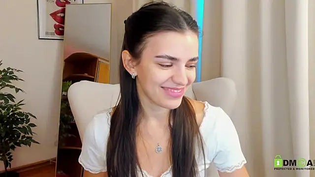 Snapshot of SuzyJamess chatting on March 12, 2025, 1:36 am SuzyJamess online show from March 12, 2025, 1:36 am