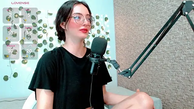 Snapshot of emma_unu chatting on January 11, 2025, 2:41 am emma unu online show from January 11, 2025, 2:41 am