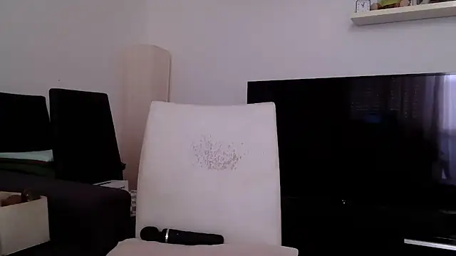 fragrance72 online show from October 28, 2025, 10:03 am