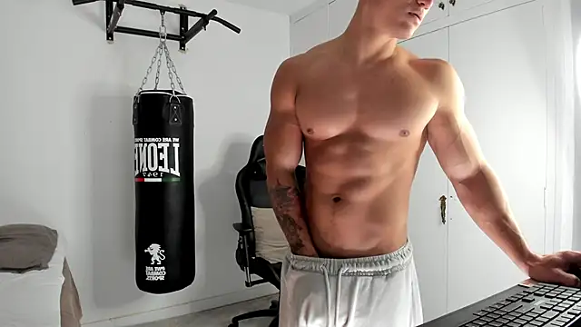 dan01  online show from December 14, 2025, 8:47 pm