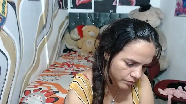 Snapshot of manzanahot9 chatting on February 24, 2026, 7:48 pm manzanahot9 online show from February 24, 2026, 7:48 pm