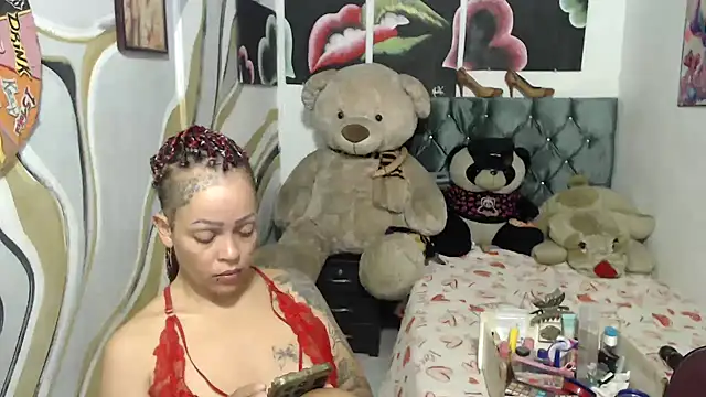 Snapshot of manzanahot9 chatting on June 27, 2026, 7:53 pm manzanahot9 online show from June 27, 2026, 7:53 pm