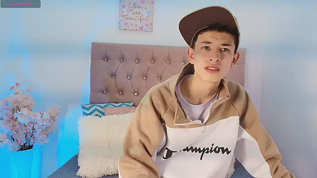 MaikCarver online show from September 10, 2025, 1:21 pm