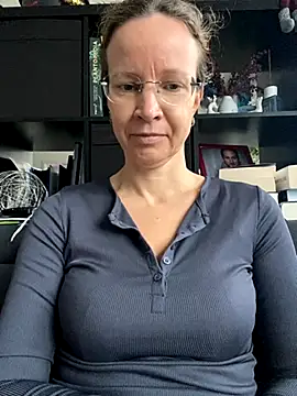 AnnikaRose online show from October 24, 2025, 7:07 am