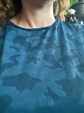 AnnikaRose online show from March 4, 2026, 6:43 am