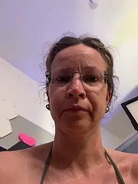 Snapshot of AnnikaRose chatting on June 30, 2026, 2:44 am AnnikaRose online show from June 30, 2026, 2:44 am