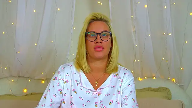 Snapshot of MariaNeumann chatting on February 23, 2026, 6:30 pm MariaNeumann online show from February 23, 2026, 6:30 pm