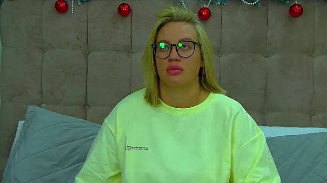 MariaNeumann online show from December 18, 2025, 6:18 am