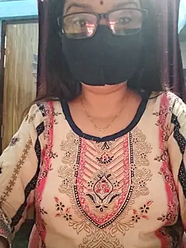 Aishwaryaa 69 online show from October 28, 2025, 2:23 am