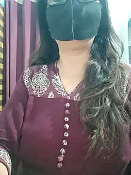 Snapshot of Aishwaryaa_69 chatting on May 23, 2026, 2:21 am Aishwaryaa 69 online show from May 23, 2026, 2:21 am