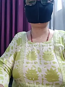 Aishwaryaa 69 online show from April 15, 2026, 2:39 am