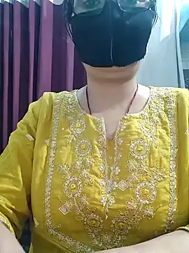 Snapshot of Aishwaryaa_69 chatting on May 8, 2026, 2:48 am Aishwaryaa 69 online show from May 8, 2026, 2:48 am