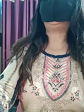 Snapshot of Aishwaryaa_69 chatting on April 26, 2026, 1:47 am Aishwaryaa 69 online show from April 26, 2026, 1:47 am