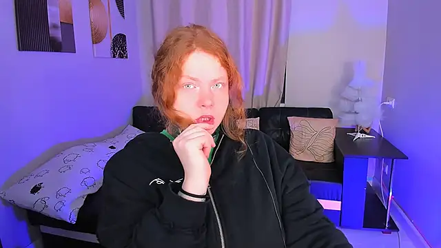 Cassie xKiss online show from December 19, 2025, 9:06 pm