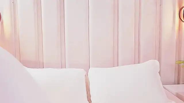 bonniekim  online show from November 11, 2025, 12:27 am