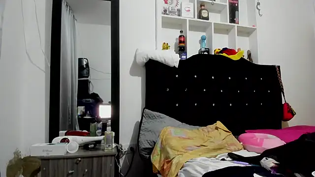 Sweet-Suck69 online show from February 23, 2026, 11:38 pm