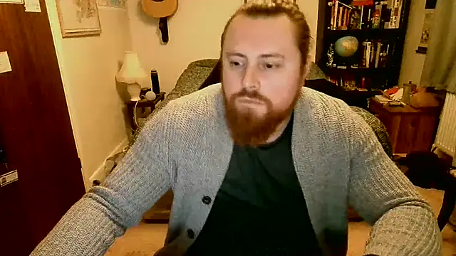 Snapshot of Hairy_Guy30 chatting on February 5, 2025, 10:33 pm Hairy Guy30 online show from February 5, 2025, 10:33 pm