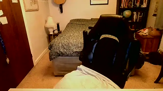 Snapshot of Hairy_Guy30 chatting on February 10, 2025, 8:21 pm Hairy Guy30 online show from February 10, 2025, 8:21 pm