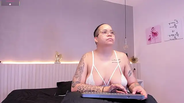 naughtylesbians   online show from February 13, 2026, 3:06 am