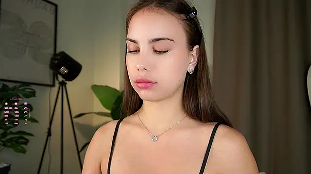 LillianLester online show from October 23, 2025, 3:05 am