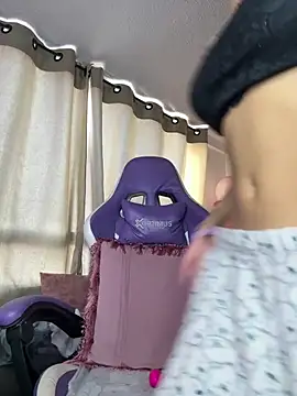 Miaa love6969 online show from April 12, 2026, 12:08 pm