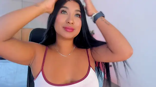 BellaHarllow online show from May 26, 2026, 8:18 pm