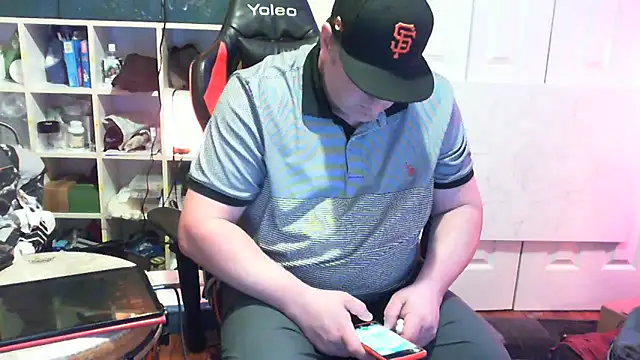 Mic Oxinner online show from September 22, 2025, 4:07 am