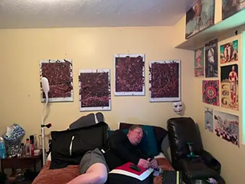 Mic Oxinner online show from April 21, 2026, 9:32 pm