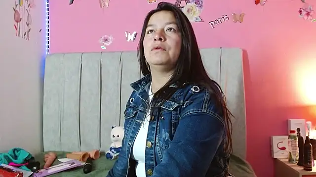 monickhot303av online show from September 17, 2025, 5:20 am