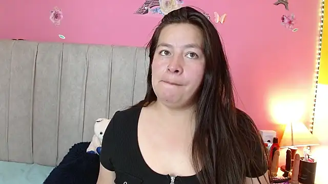 monickhot303av online show from November 6, 2025, 3:43 am