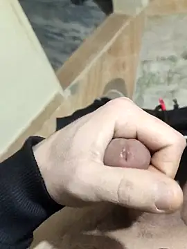 ssikerek23 online show from December 5, 2025, 2:54 am