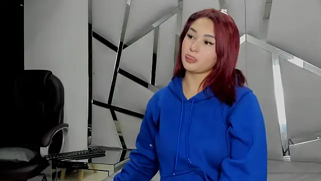 Catherinee69 x online show from April 1, 2026, 2:57 am