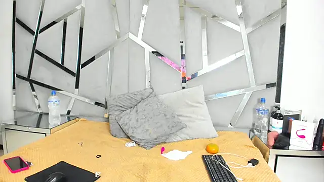 Catherinee69 x online show from October 1, 2025, 3:22 am