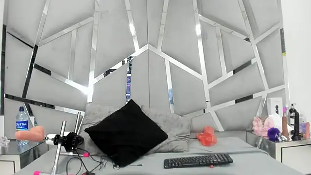 Catherinee69 x online show from March 12, 2025, 10:39 pm