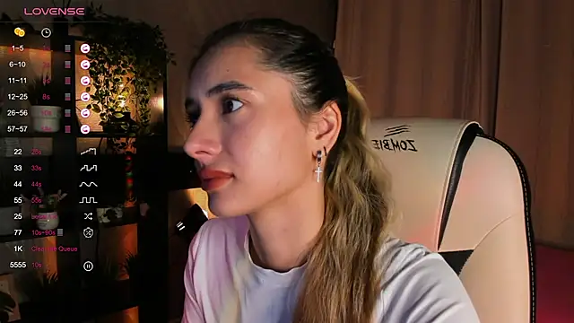 DarlaLike online show from September 19, 2025, 4:05 am