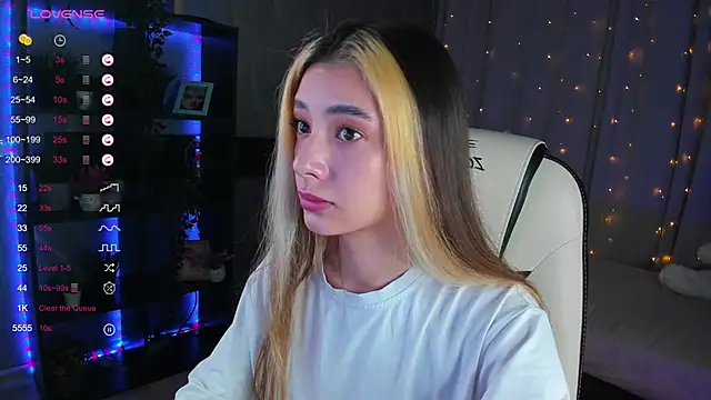 DarlaLike online show from March 13, 2025, 3:54 am