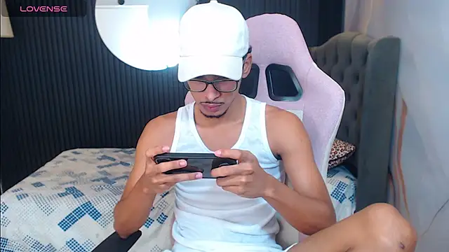 Snapshot of allens_joe chatting on June 9, 2026, 10:44 pm allens joe online show from June 9, 2026, 10:44 pm