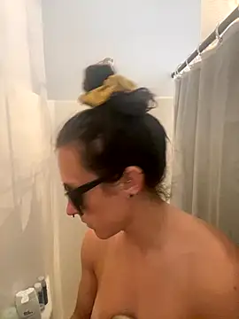 mrs  unknown online show from September 26, 2025, 11:00 pm