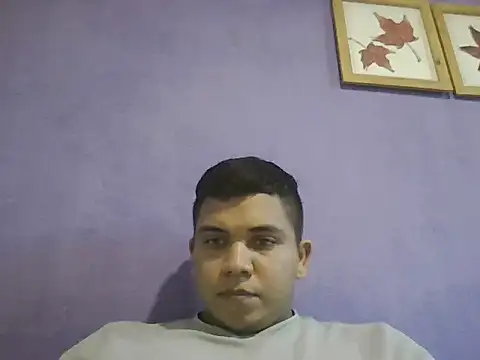 Snapshot of Eren_18 chatting on June 12, 2026, 9:23 pm Eren 18 online show from June 12, 2026, 9:23 pm