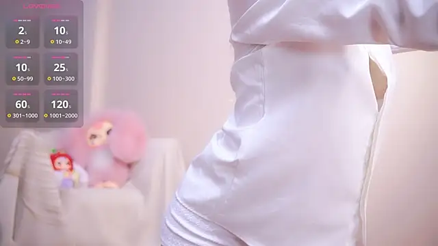 Miuzxc online show from February 21, 2025, 5:31 pm