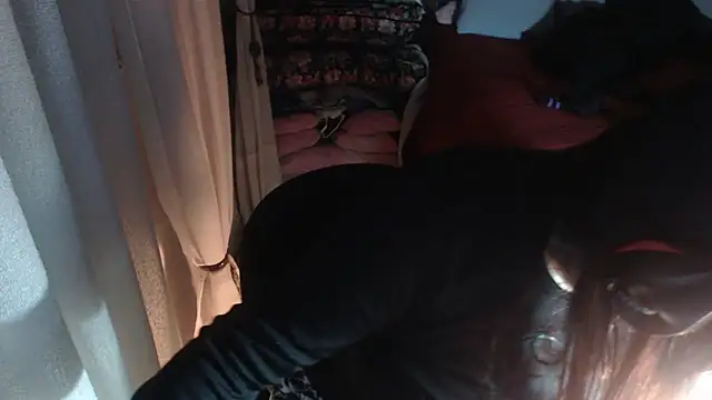 Snapshot of lady_rolinga chatting on June 26, 2026, 1:00 am lady rolinga online show from June 26, 2026, 1:00 am