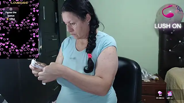 hairyglad69 online show from September 19, 2025, 2:43 pm