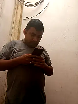 YoSoyLittleBoy online show from October 7, 2025, 6:09 pm