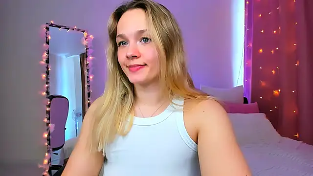 Snapshot of SherillBrill chatting on February 22, 2025, 10:51 am SherillBrill online show from February 22, 2025, 10:51 am