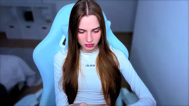 StellaLawless online show from September 22, 2025, 8:15 pm