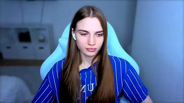 StellaLawless online show from September 9, 2025, 8:29 pm