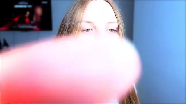 StellaLawless online show from April 12, 2026, 7:39 pm