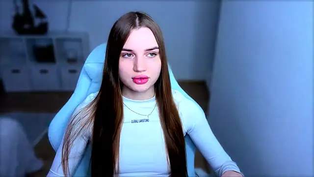 StellaLawless online show from November 19, 2025, 7:58 pm