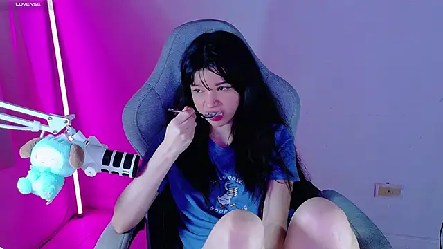 stephybrown online show from April 25, 2026, 4:04 am