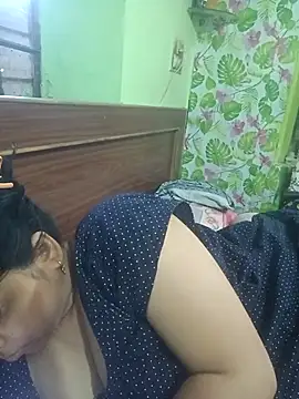 Snapshot of Payel-sharma chatting on April 6, 2026, 3:35 am Payel-sharma online show from April 6, 2026, 3:35 am